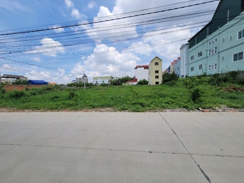 ដី 600m2 1200m2 លក់បន្ទាន់ ភ្នំពេញថ្មី