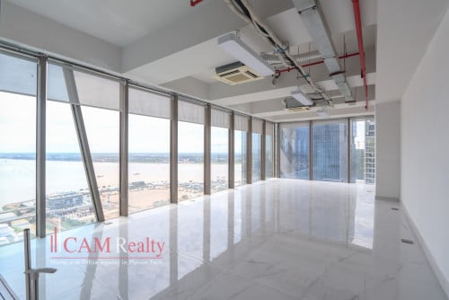 45 Sqm Office Space on 26th Floor For Rent in The Peak Office