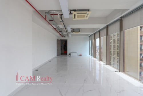 45 Sqm Office Space on 26th Floor For Rent in The Peak Office