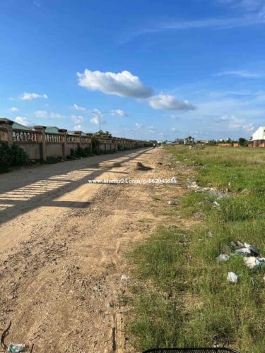 ដីជិតរោងចក្រលក់