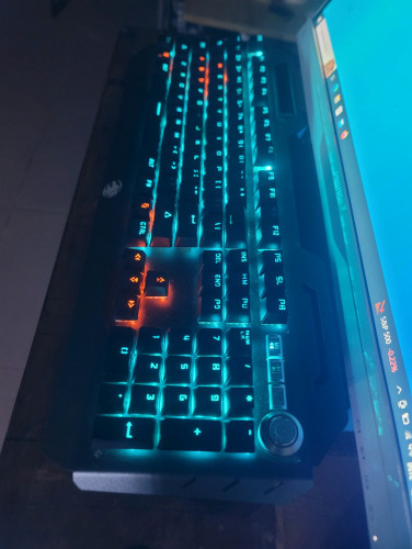 Keyboard light មួយទឹក