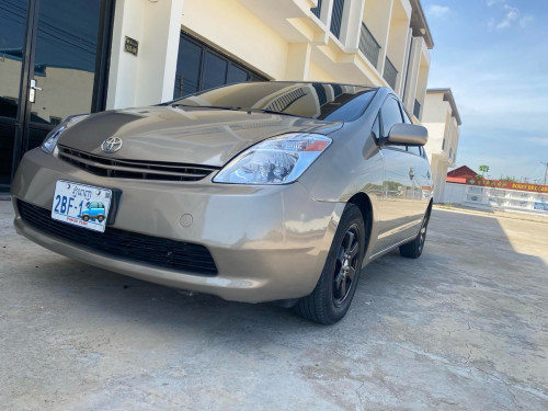 លក់Prius 04 HF ក្នុងលឿង​ឡានស្អាតស្លាកលេខខ្ពស់ហ្សុីន១ជុំ