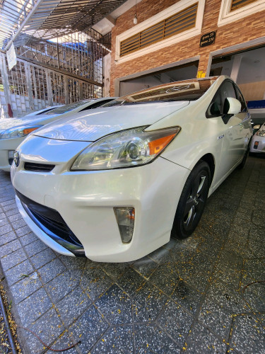 កំពូលថ្មី Prius 2013 option3 Persona ស្អាតណាស់