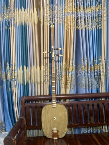 ចាប៉ីដងវែង