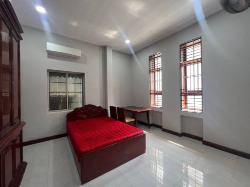 ទីតាំង ៖​ បន្ទប់រឺofficeសម្រាប់ជួលនៅម្ដុំផ្សារអូរឬស្សី