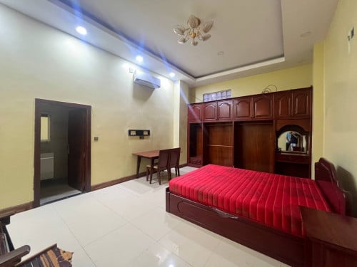 ទីតាំង ៖​ បន្ទប់រឺofficeសម្រាប់ជួលនៅម្ដុំផ្សារអូរឬស្សី