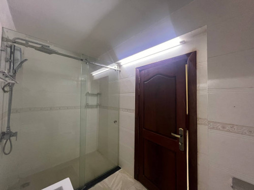 ទីតាំង ៖​ បន្ទប់រឺofficeសម្រាប់ជួលនៅម្ដុំផ្សារអូរឬស្សី