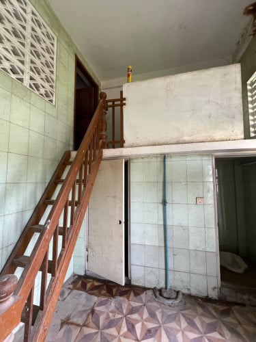ផ្ទះជួលជាន់លើក្នុងក្រុងបាត់ដំបង