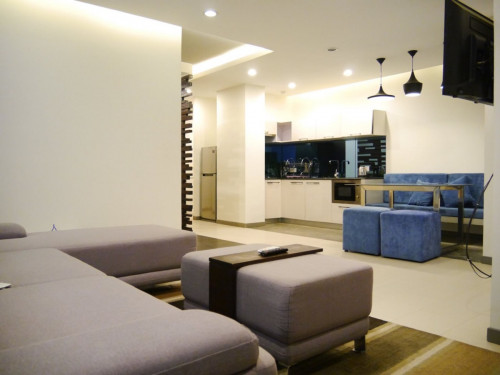 ខុនដូ1bedroomធំ60m2 លក់ឬដូរដីអាចសង់ផ្ទះត្រចៀកកាំបាន