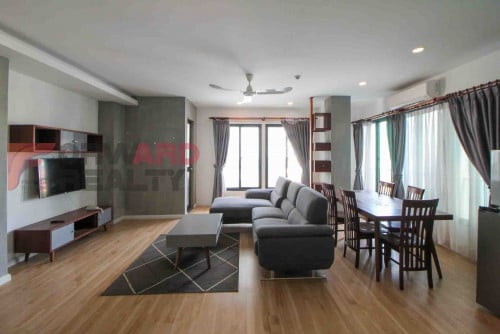 Beautiful 2 Bedrooms apartment with gym available for rent in Phsar Doem Thkov Area