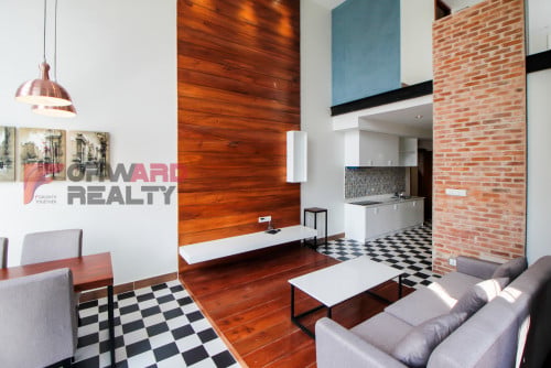 Duplex 2 Bedrooms Service Apartment with swimming pool and gym available for rent in BKK1 Area.