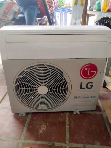 ម៉ាស៊ីនត្រជាក់ lg មួយសេះ អិនវឺតទ័រ lg inverter