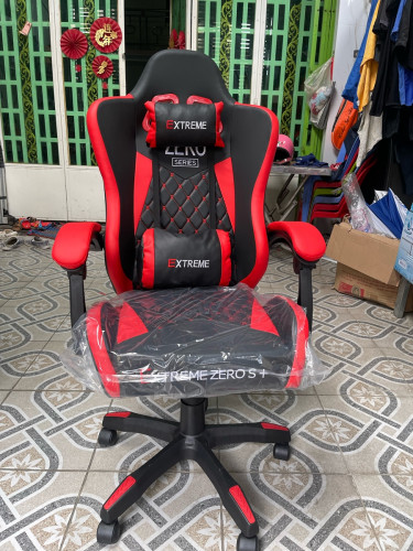 Gaming chair with red color