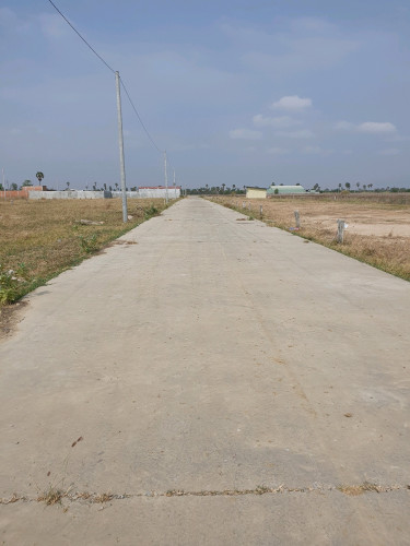 ដីលក់
