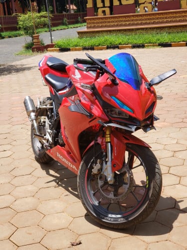 Cbr150r  ជិះផ្ទាល់ខ្លួន