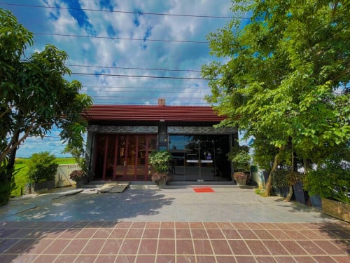 ផ្ទះដីសម្រាប់លក់ នៅជិតព្រលានយន្តហោះថ្មី