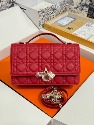 កាបូប​ស្បែក​ have box & long sleeve bag