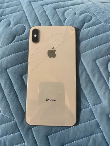 លក់XS max 256g 240$ ដូរកញ្ចក់អោយម៉ាស្អាត