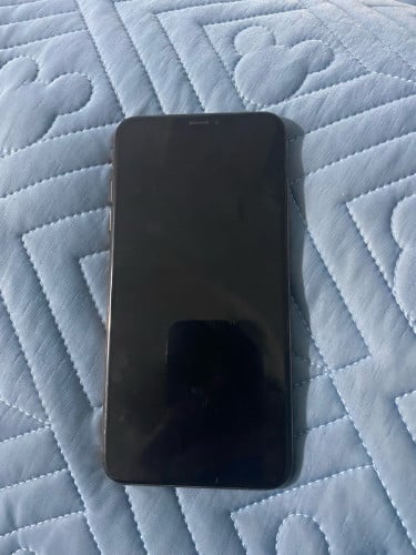 លក់XS max 256g 240$ ដូរកញ្ចក់អោយម៉ាស្អាត