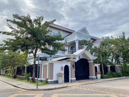 🌻Villa for Ren at Peng Hout Boeung Snor