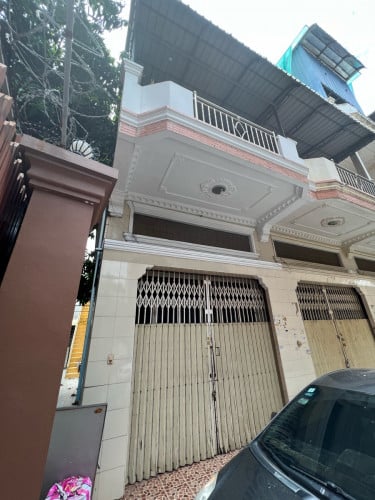 ផ្ទះល្វែង