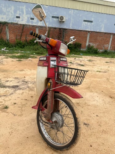 លកម៉ូតូ Honda-C700