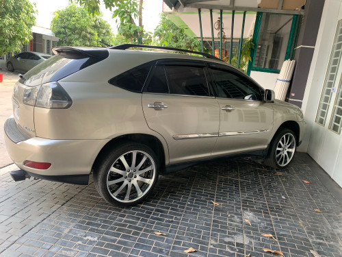 កង់ស្ព័រត្រូវការដូរកង់350 Lexus