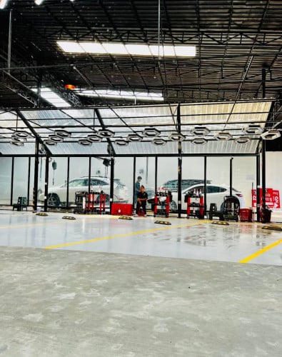 Car Showroom-Service-Car Shop For Rent At Toul Kork Area, 33x35m, 4,000$
