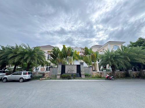 Urgent sell Office building