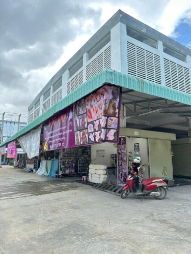 លក់/សេងតូបសាឡន ផ្សារនៅបុរីពិភពថ្មីកួរស្រូវ ៣