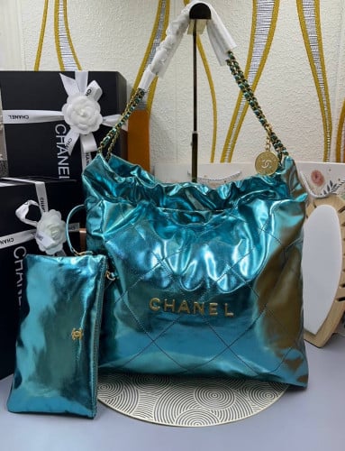 កាបូប​ស្បែក​