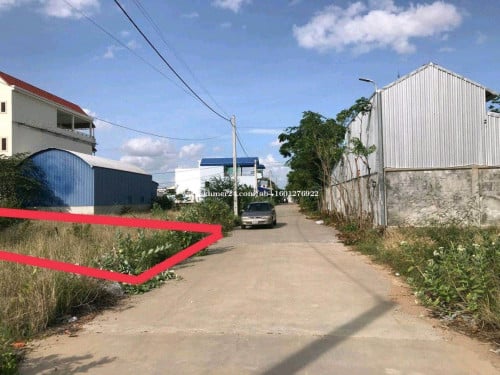 ដីលក់39500$×150ការ៉េ