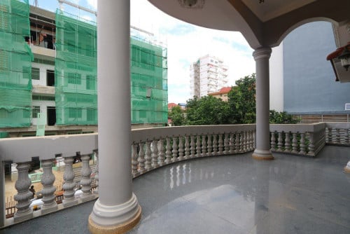 វីឡាជួលនៅចំការមន - Commercial Villa For Rent​ Chamkamorn