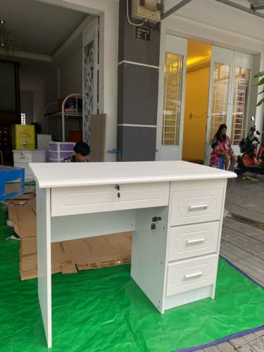 តុការិយាល័យ ខ្នាត 100x50