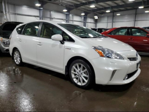 012 Prius V option 5 ក្នុងលឿង សាងបាន $16300 មកដល់ចុងខែ9បាទ