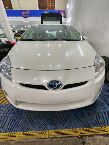 Prius 2010 Option3 ម៉ូយ100%សរកាមៃតាបឡូលឿង