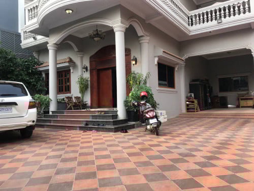 វីឡាជួលនៅចំការមន - Commercial Villa For Rent​ Chamkamorn