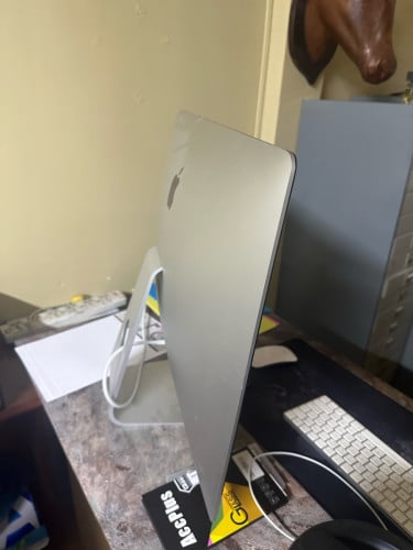 Apple iMac 27” retina 5K 2020 ឆែបកញ្ចក់