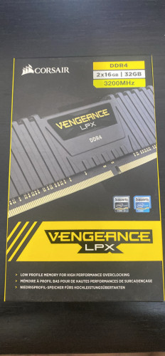 Ram 32gb(16x2) 3200mhz DDR4 (new and sealed)