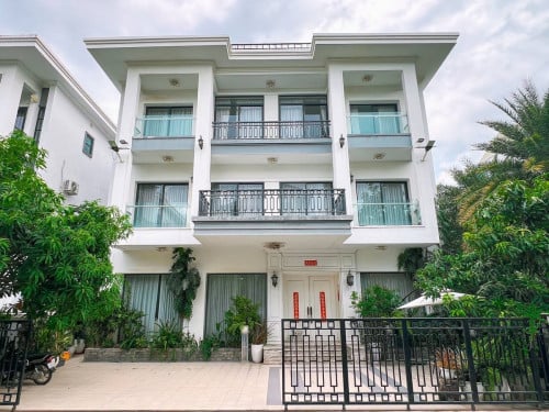 ផ្ទះវីឡាសំរាប់លក់