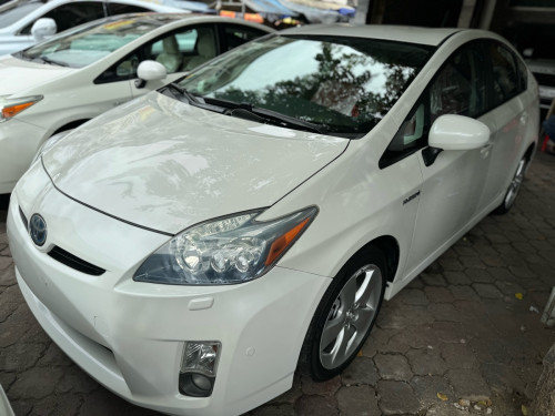 2010 Toyota Prius option 5 Auto \ud83c\udd7f\ufe0f