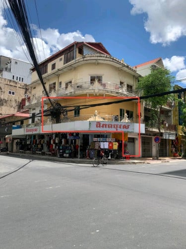 ផ្ទះលក់បន្ទាន់ក្រោមទីផ្សារ  នៅមហាវិថីខេមរកភូមិ(St.130) ជិតពន្ធដារខណ្ឌដូនពេញ