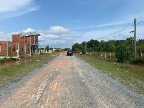 ๐ Land Available for Urgent Sale at a Special Price (Negotiable).