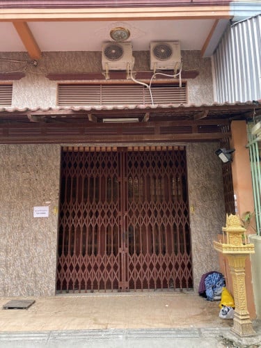 ផ្ទះល្វែងស្អាត