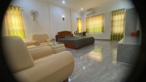 មានបន្ទប់ជួរតម្លៃចាប់ពី 50 ដុល្លារឡើងទៅ