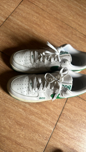 ស្បែកជើង Nike
