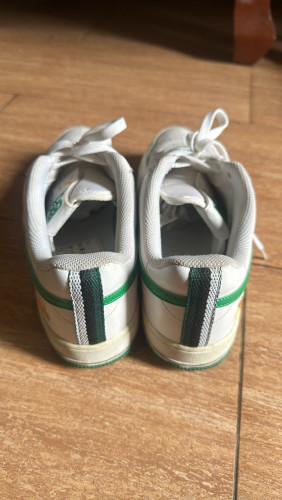 ស្បែកជើង Nike