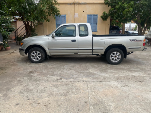 Toyota Tacoma 2001 ទៀប V4 1បាំងកន្លះ ប្រាក់