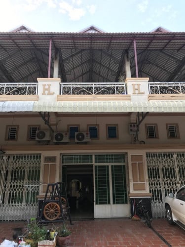 ផ្ទះលក់បន្ទាន់លឹមឈាងហាក់វាលស្បូវ មកមើលនិយាយគ្នាបានទៀត