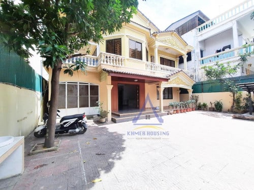 ផ្ទះសម្រាប់ជួល, House 5 bedrooms for rent at Boeng Tompun area